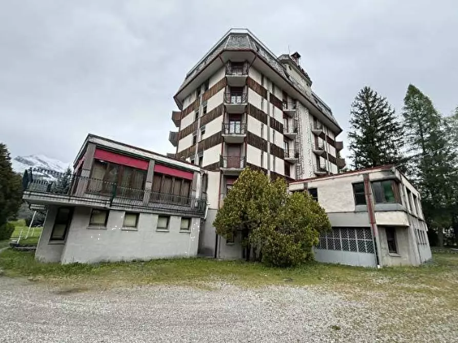 Immagine 1 di Hotel in vendita  in Via privata Coldogna a Barzio