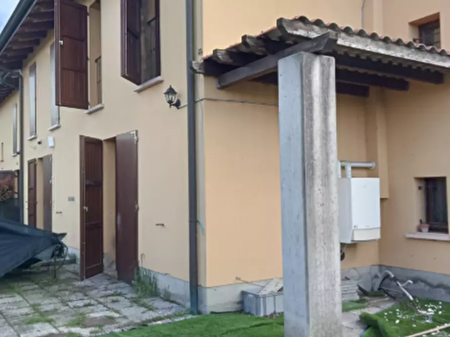 Immagine 5 di Villetta a schiera in vendita  in Via Samoggia  a Reggio Nell'emilia