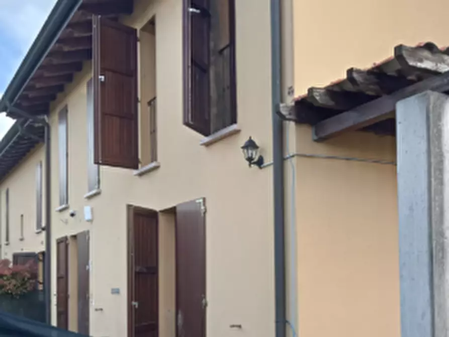 Immagine 6 di Villetta a schiera in vendita  in Via Samoggia  a Reggio Nell'emilia