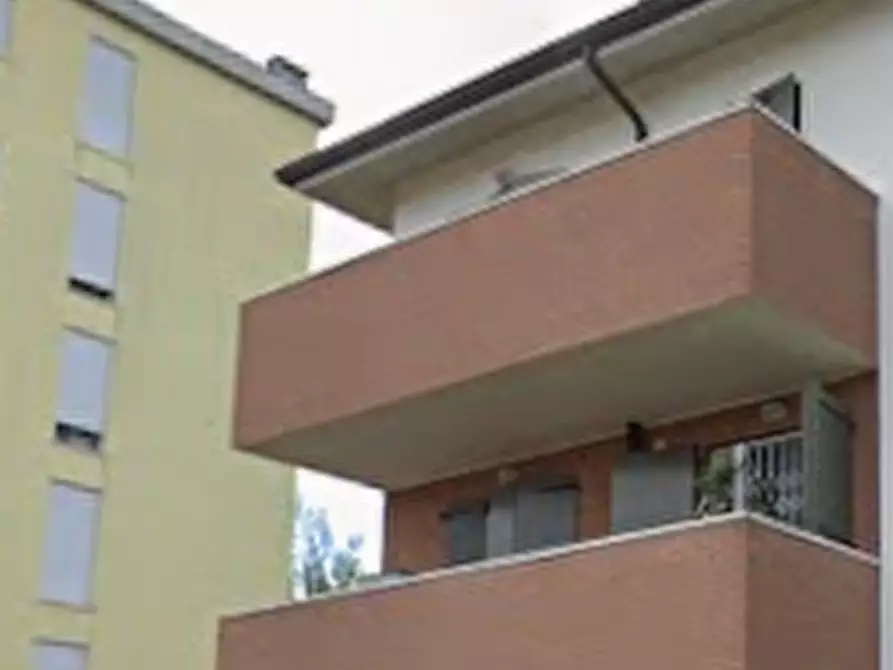 Immagine 5 di Appartamento in vendita  in Via Ubaldo Comandini  a Ravenna