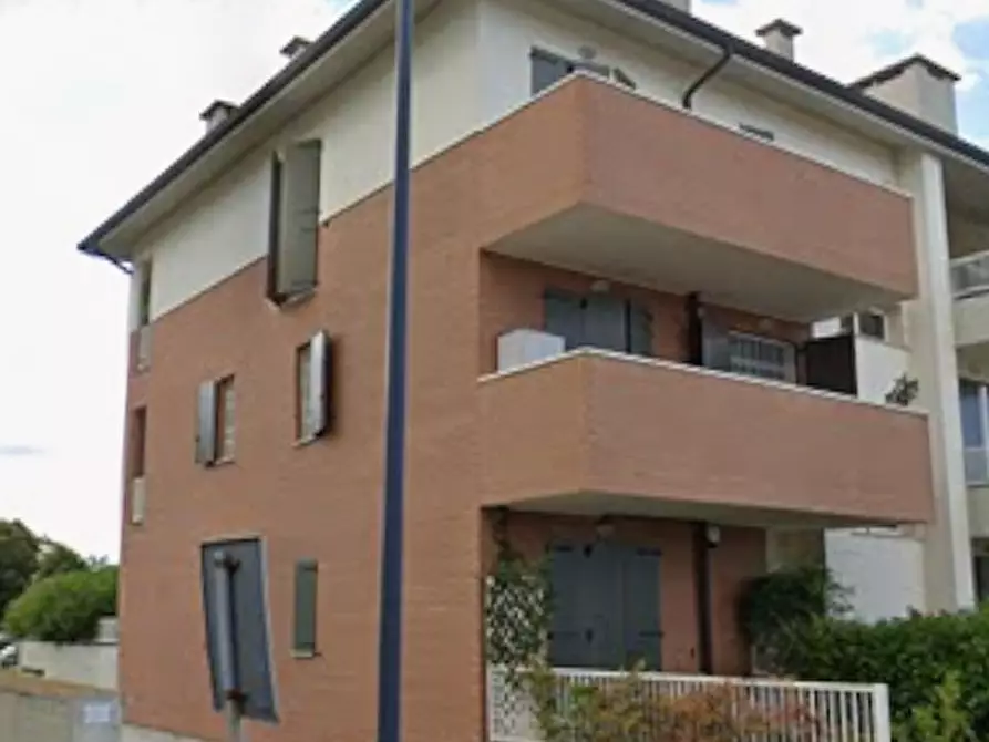 Immagine 7 di Appartamento in vendita  in Via Ubaldo Comandini  a Ravenna