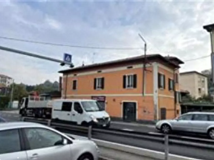 Immagine 3 di Negozio in vendita  in Via Nazionale a Calco