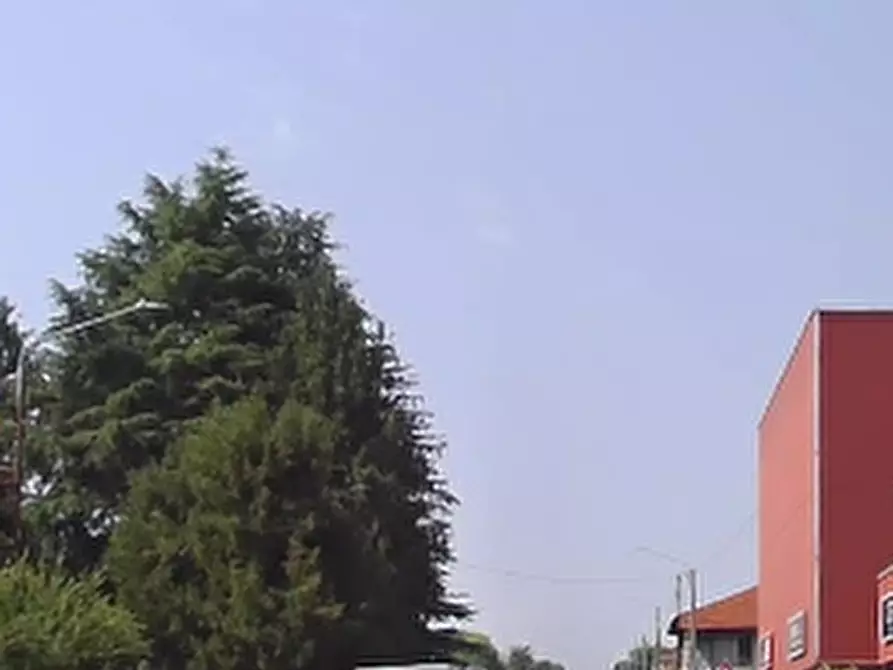 Immagine 6 di Negozio in vendita  in Via Nazionale a Calco