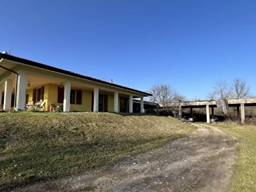 Immagine 13 di Villa in vendita  in Via dei Campi a Missaglia