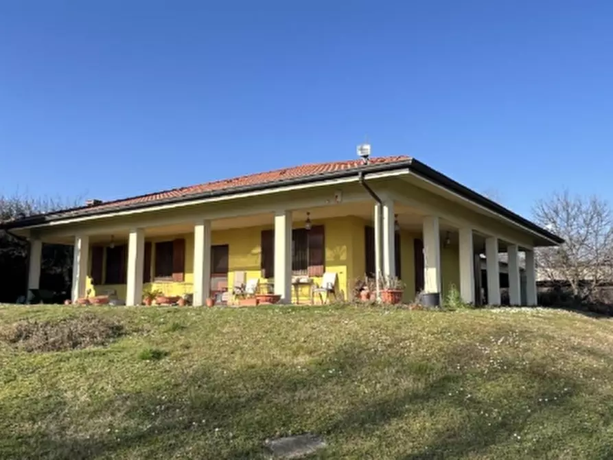 Immagine 17 di Villa in vendita  in Via dei Campi a Missaglia