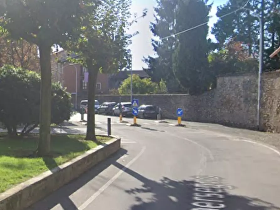 Immagine 5 di Negozio in vendita  in Via Capersegno  a Presezzo