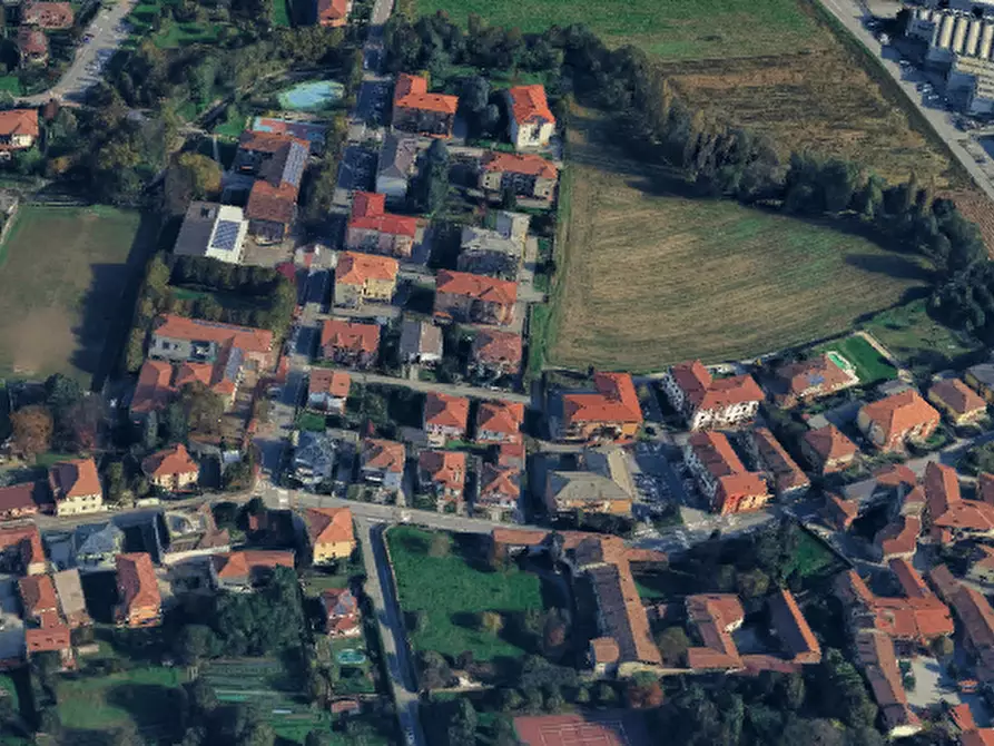 Immagine 12 di Negozio in vendita  in Via Capersegno  a Presezzo