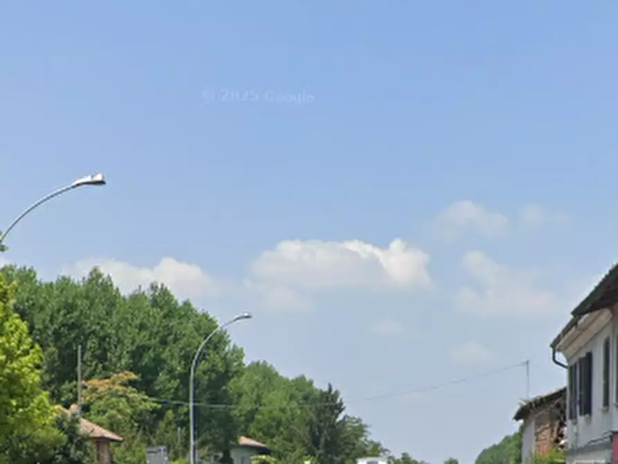 Immagine 4 di Negozio in vendita  in Via Partigiani  a Certosa Di Pavia