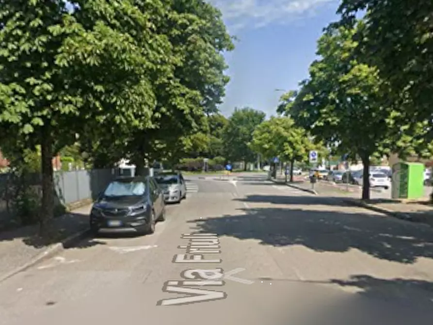 Immagine 5 di Posto auto in vendita  in Via Friuli a Lacchiarella