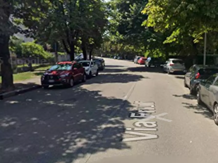 Immagine 5 di Garage in vendita  in Via Friuli a Lacchiarella