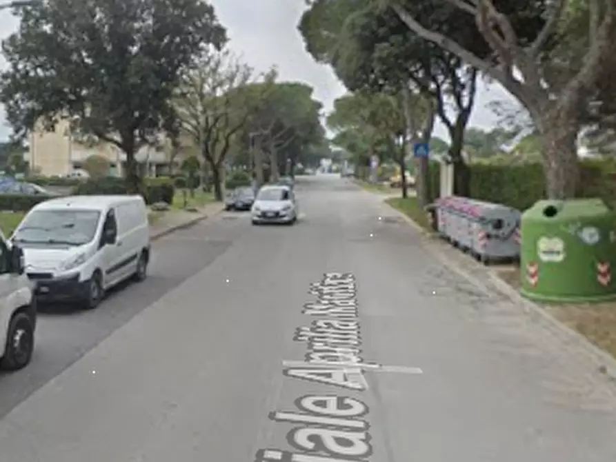 Immagine 14 di Negozio in vendita  in Viale Aprilia Marittima a Latisana
