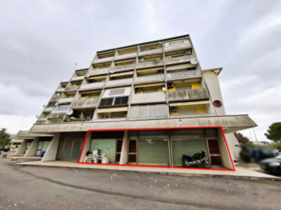 Immagine 1 di Negozio in vendita  in Viale Aprilia Marittima a Latisana