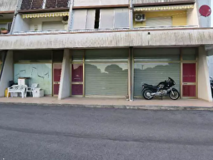 Immagine 3 di Negozio in vendita  in Viale Aprilia Marittima a Latisana