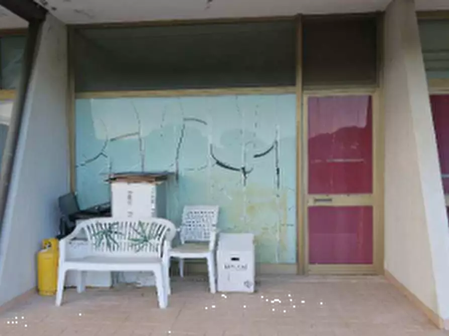 Immagine 5 di Negozio in vendita  in Viale Aprilia Marittima a Latisana