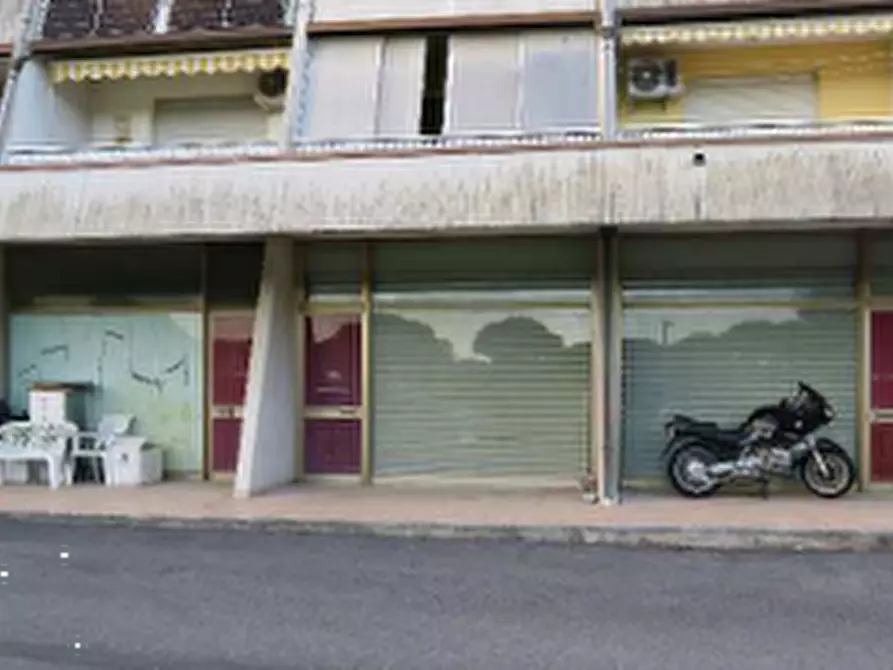Immagine 10 di Negozio in vendita  in Viale Aprilia Marittima a Latisana