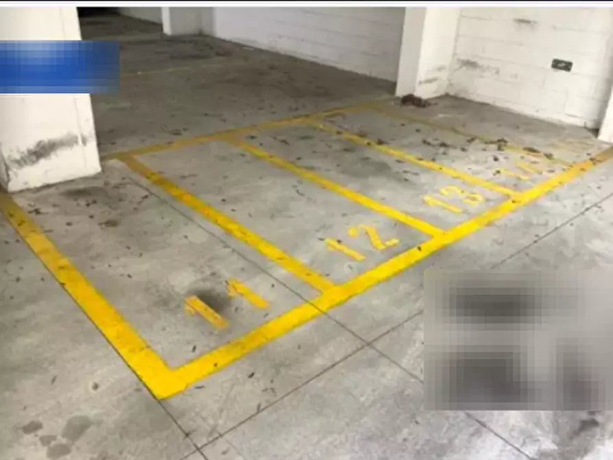 Immagine 1 di Posto auto in vendita  in via Pietro Lianori a Bologna