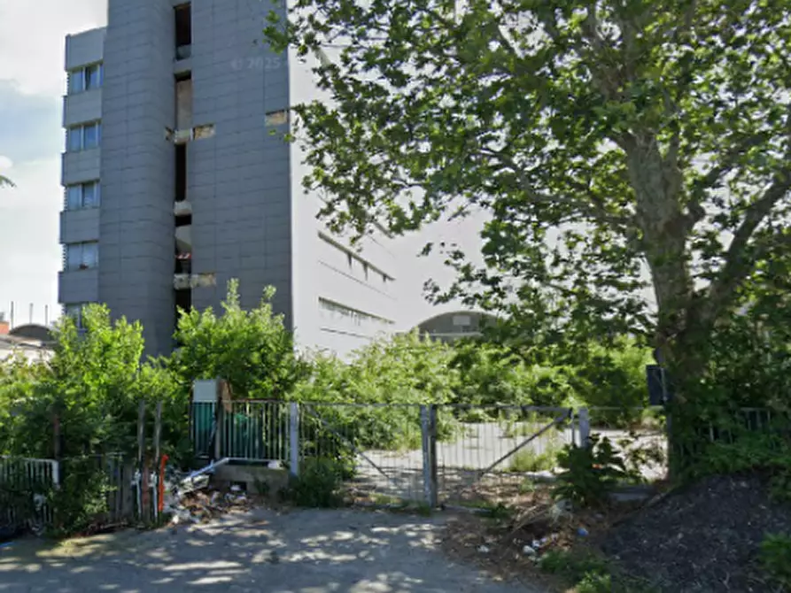 Immagine 5 di Stabile in vendita  in Via Alfieri Maserati a Bologna