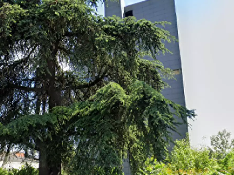 Immagine 6 di Stabile in vendita  in Via Alfieri Maserati a Bologna