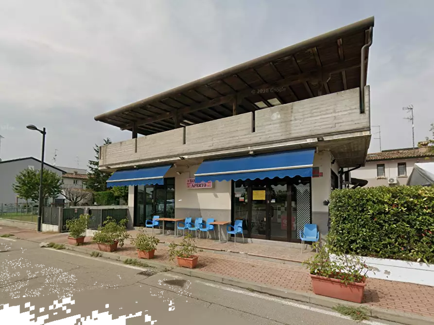 Immagine 3 di Negozio in vendita  in Strada Giordano Cavestro a Torrile