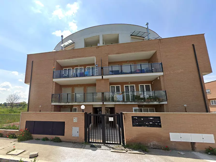 Immagine 5 di Appartamento in vendita  in Via Cardinale Luigi Traglia a Roma