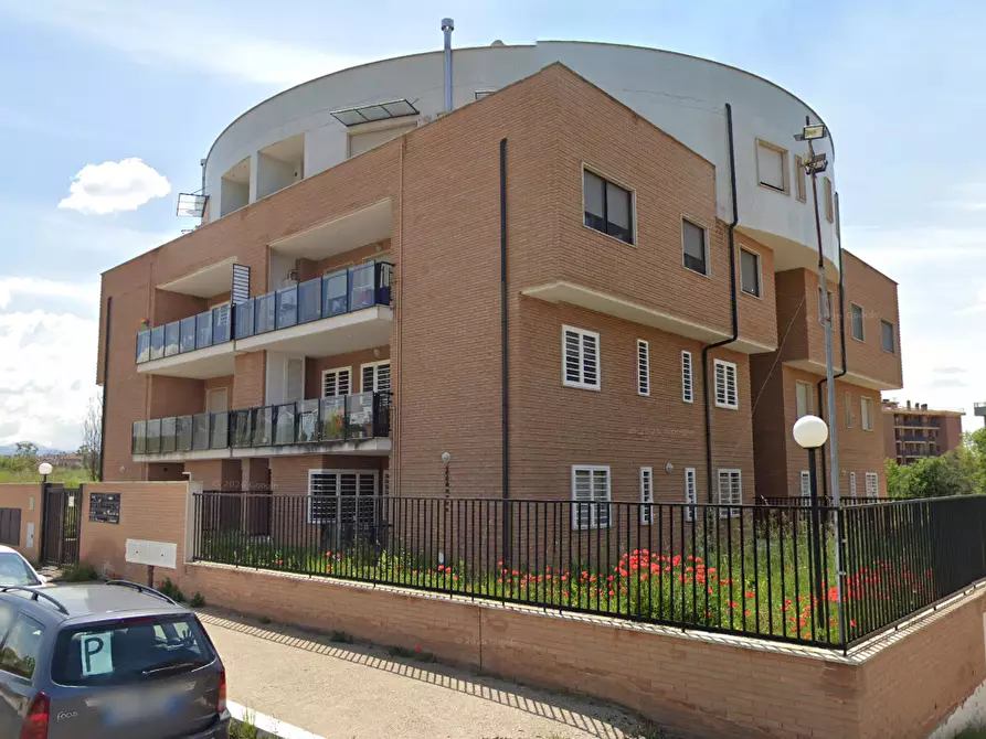 Immagine 1 di Appartamento in vendita  in Via Cardinale Luigi Traglia a Roma