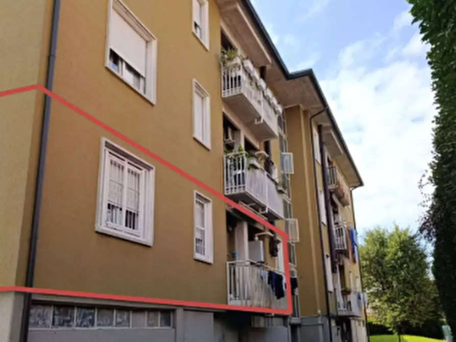 Immagine 3 di Appartamento in vendita  in Via Sant'Ambrogio  a Mariano Comense