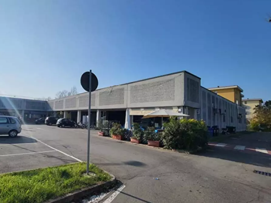 Immagine 4 di Negozio in vendita  in Piazzale Marco Polo a San Felice Sul Panaro