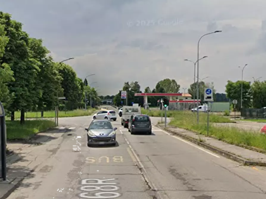 Immagine 10 di Negozio in vendita  in Piazzale Marco Polo a San Felice Sul Panaro