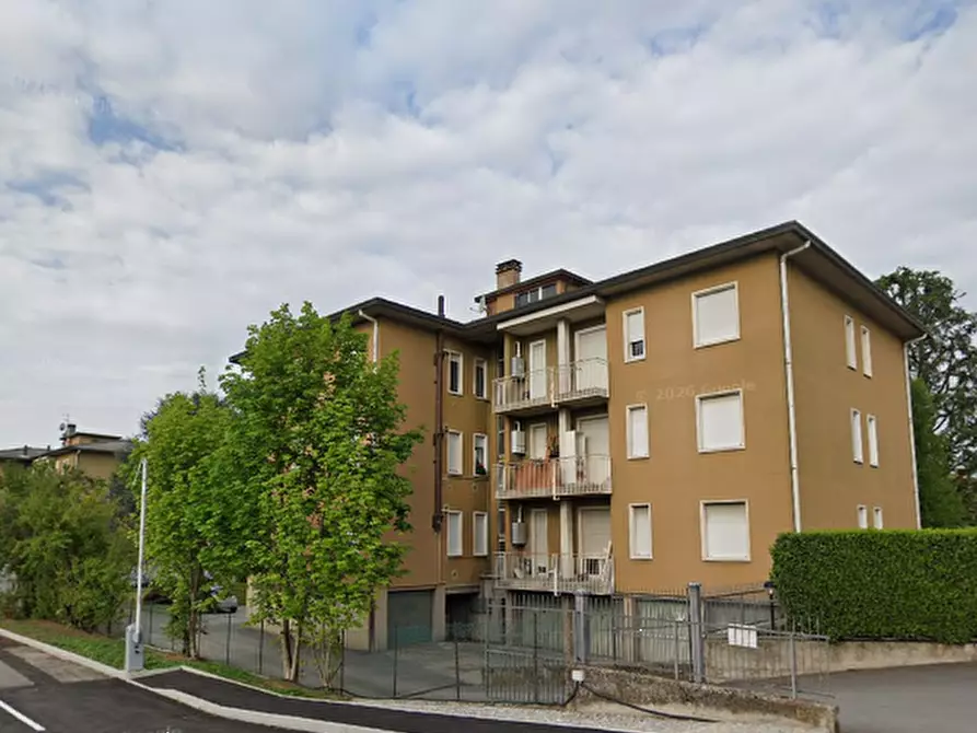 Immagine 15 di Appartamento in vendita  in Via Sant'Ambrogio  a Mariano Comense