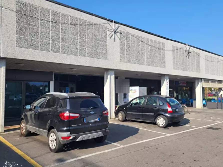 Immagine 5 di Negozio in vendita  in Piazzale Marco Polo a San Felice Sul Panaro