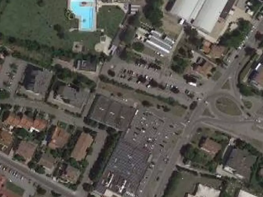 Immagine 12 di Negozio in vendita  in Piazzale Marco Polo a San Felice Sul Panaro