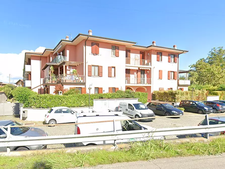 Immagine 2 di Appartamento in vendita  in via Giacomo Leopardi a Ghedi