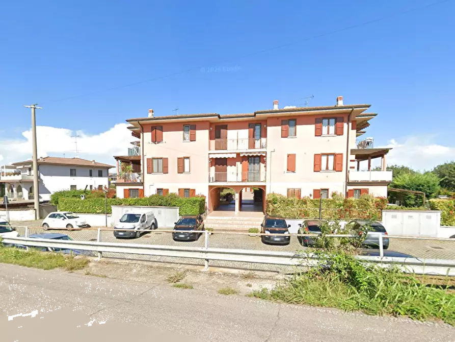 Immagine 5 di Appartamento in vendita  in via Giacomo Leopardi a Ghedi