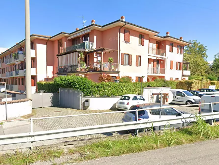 Immagine 7 di Appartamento in vendita  in via Giacomo Leopardi a Ghedi