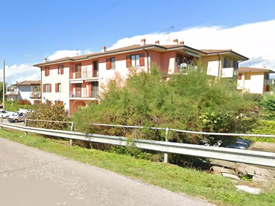 Immagine 10 di Appartamento in vendita  in via Giacomo Leopardi a Ghedi