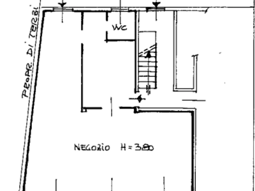 Immagine 9 di Negozio in vendita  in Via Giuseppe Garibaldi a Mariano Comense