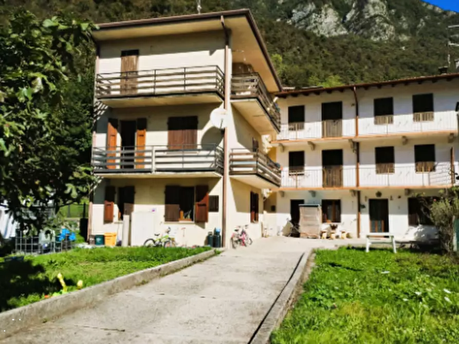 Immagine 1 di Appartamento in vendita  in via roma a Bordano