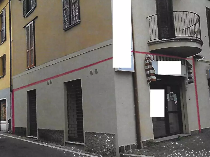 Immagine 1 di Negozio in vendita  in Via Dante Alighieri a Mandello Del Lario