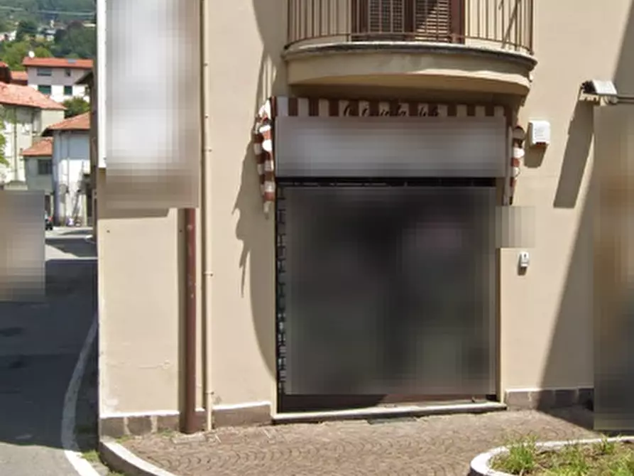 Immagine 2 di Negozio in vendita  in Via Dante Alighieri a Mandello Del Lario