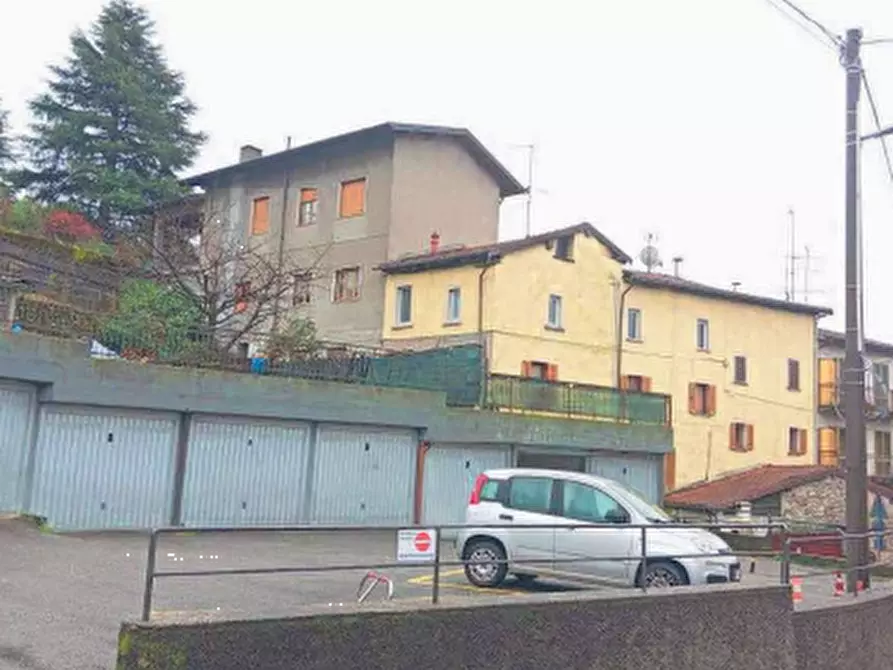 Immagine 8 di Appartamento in vendita  in Via Cesare Battisti  a Ferrera Di Varese