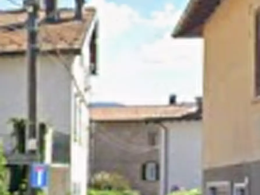 Immagine 15 di Appartamento in vendita  in Via Fratelli Bandiera a Grantola