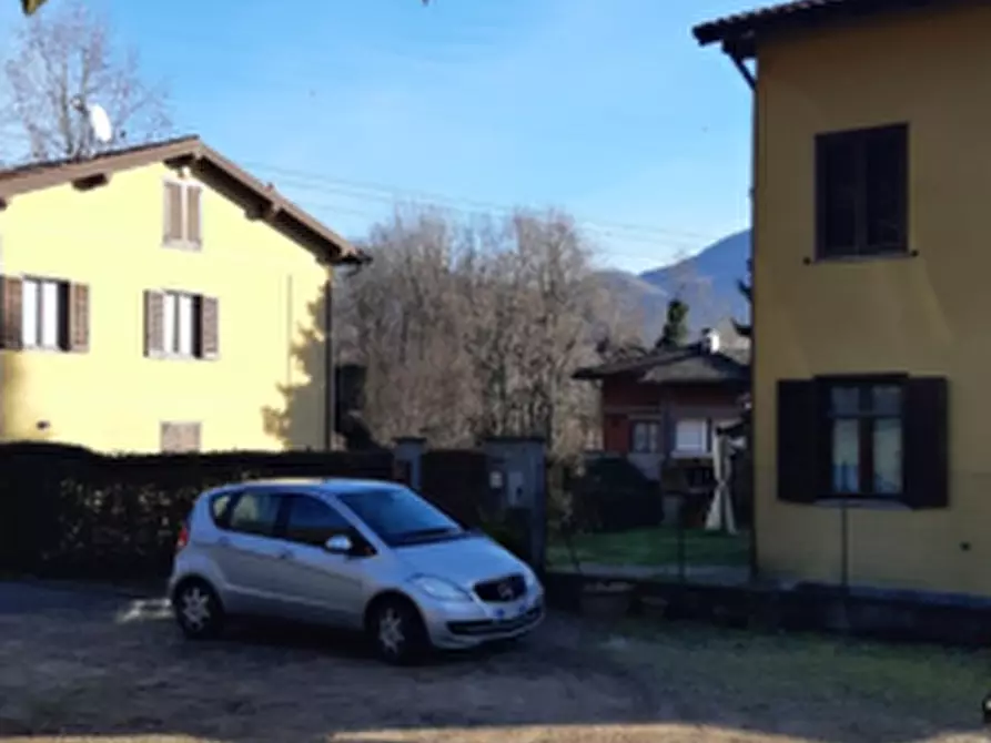 Immagine 6 di Appartamento in vendita  in Via Repubblica a Cuasso Al Monte