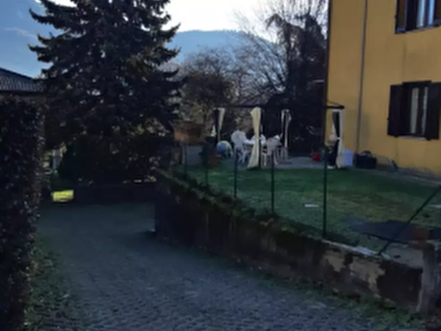 Immagine 7 di Appartamento in vendita  in Via Repubblica a Cuasso Al Monte