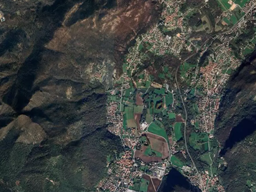 Immagine 9 di Appartamento in vendita  in Via Repubblica a Cuasso Al Monte