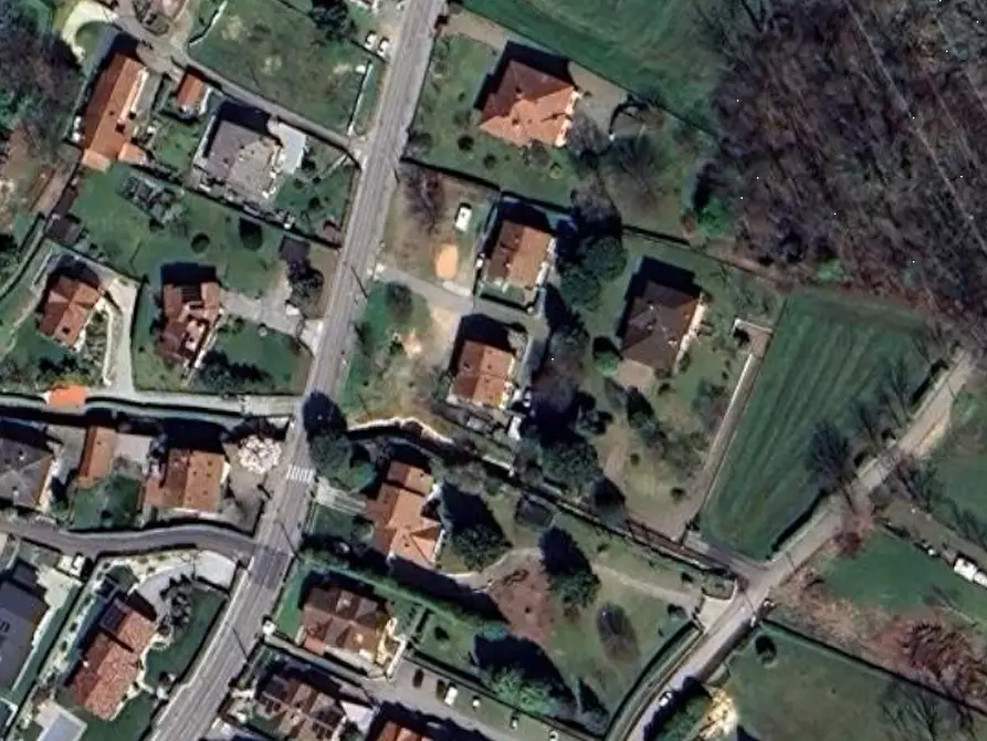 Immagine 11 di Appartamento in vendita  in Via Repubblica a Cuasso Al Monte