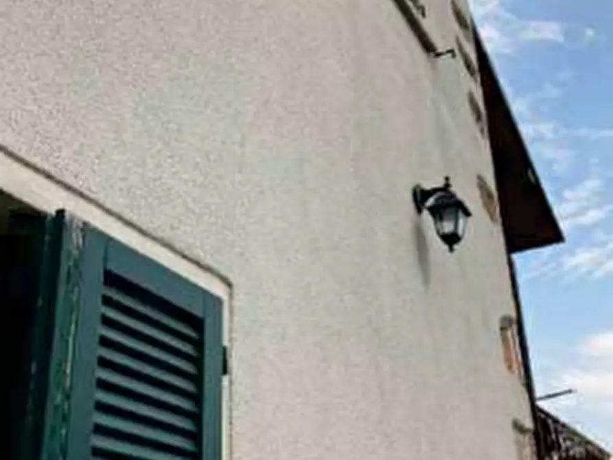 Immagine 5 di Casa indipendente in vendita  in Via G. Verga a Bisuschio