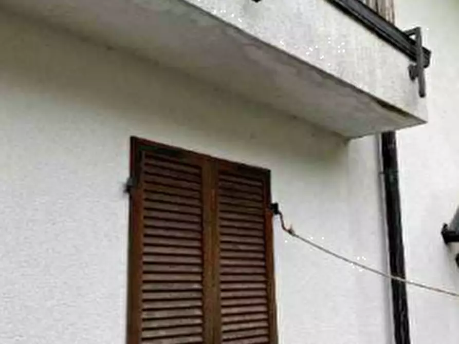 Immagine 7 di Casa indipendente in vendita  in Via G. Verga a Bisuschio