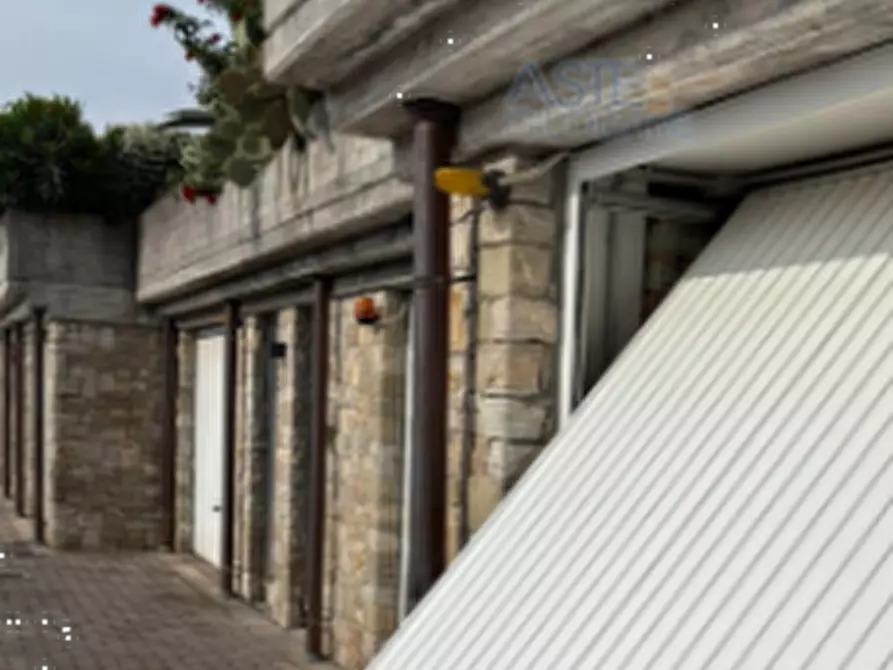 Immagine 4 di Appartamento in vendita  in Via Barcuzzi  a Lonato del Garda