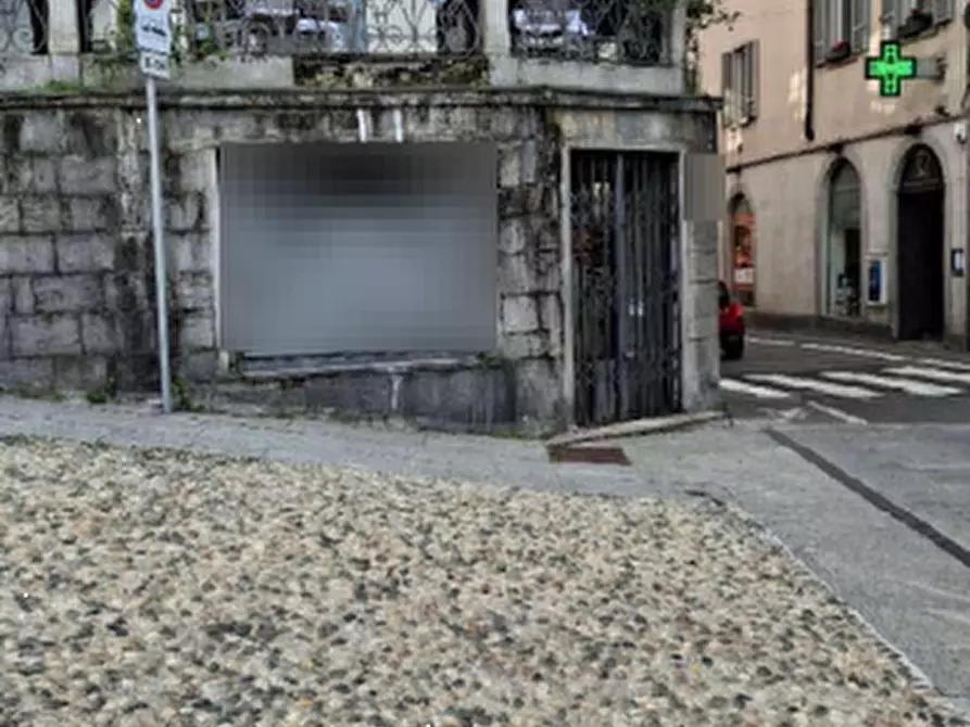 Immagine 2 di Negozio in vendita  in Piazza Garibaldi a Cantù
