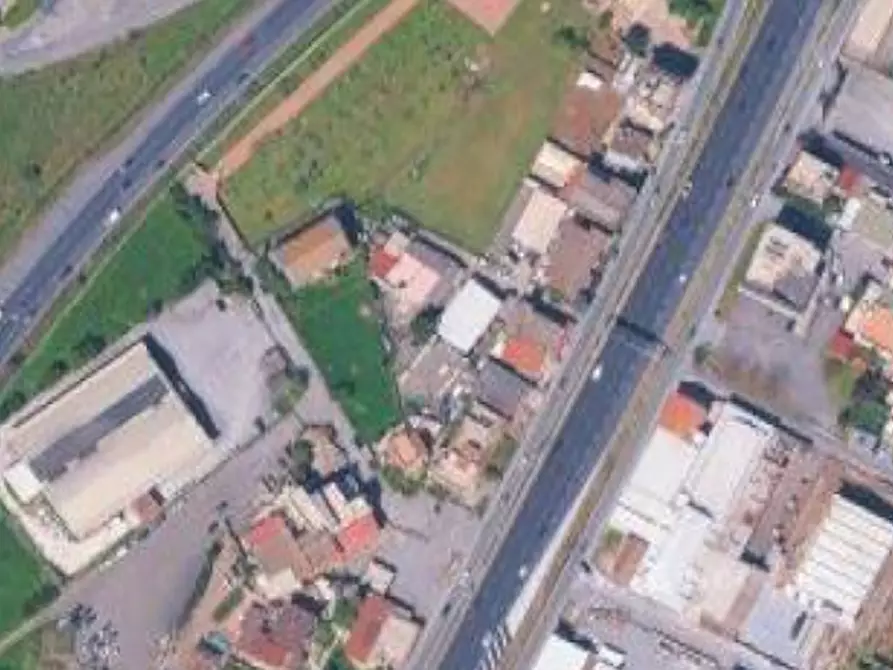 Immagine 12 di Negozio in vendita  in Circonvallazione Orientale a Roma